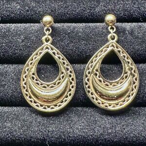 Vintage‎ Monet Teardrop Filigree Chevron Open work Gold Tone Pierced Earring